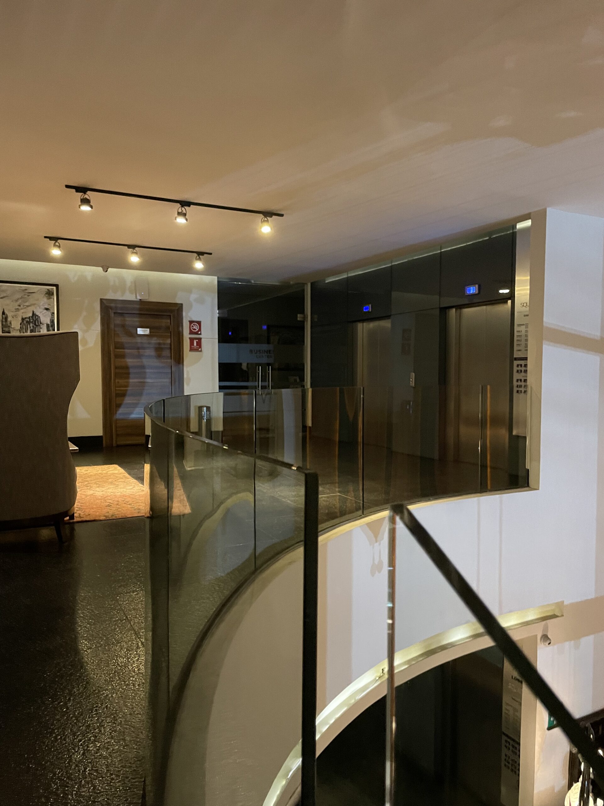 Barandales vidrio curvo en zapopan