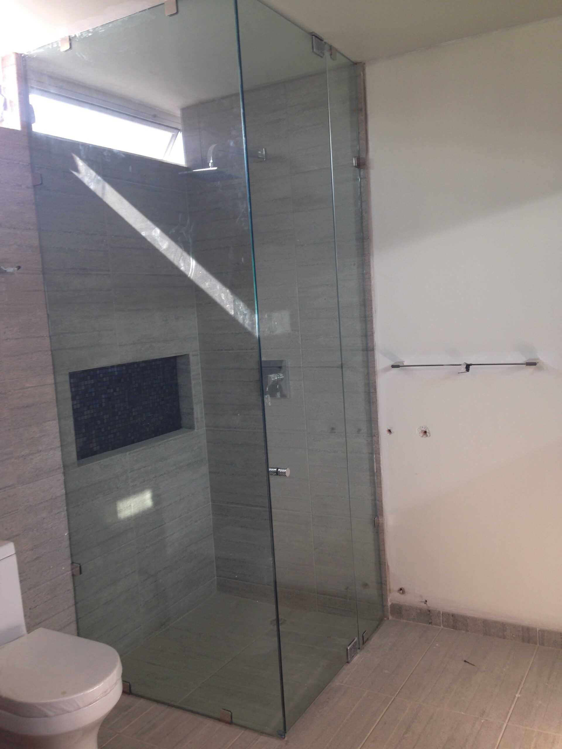 cacnel de baño en escuadra