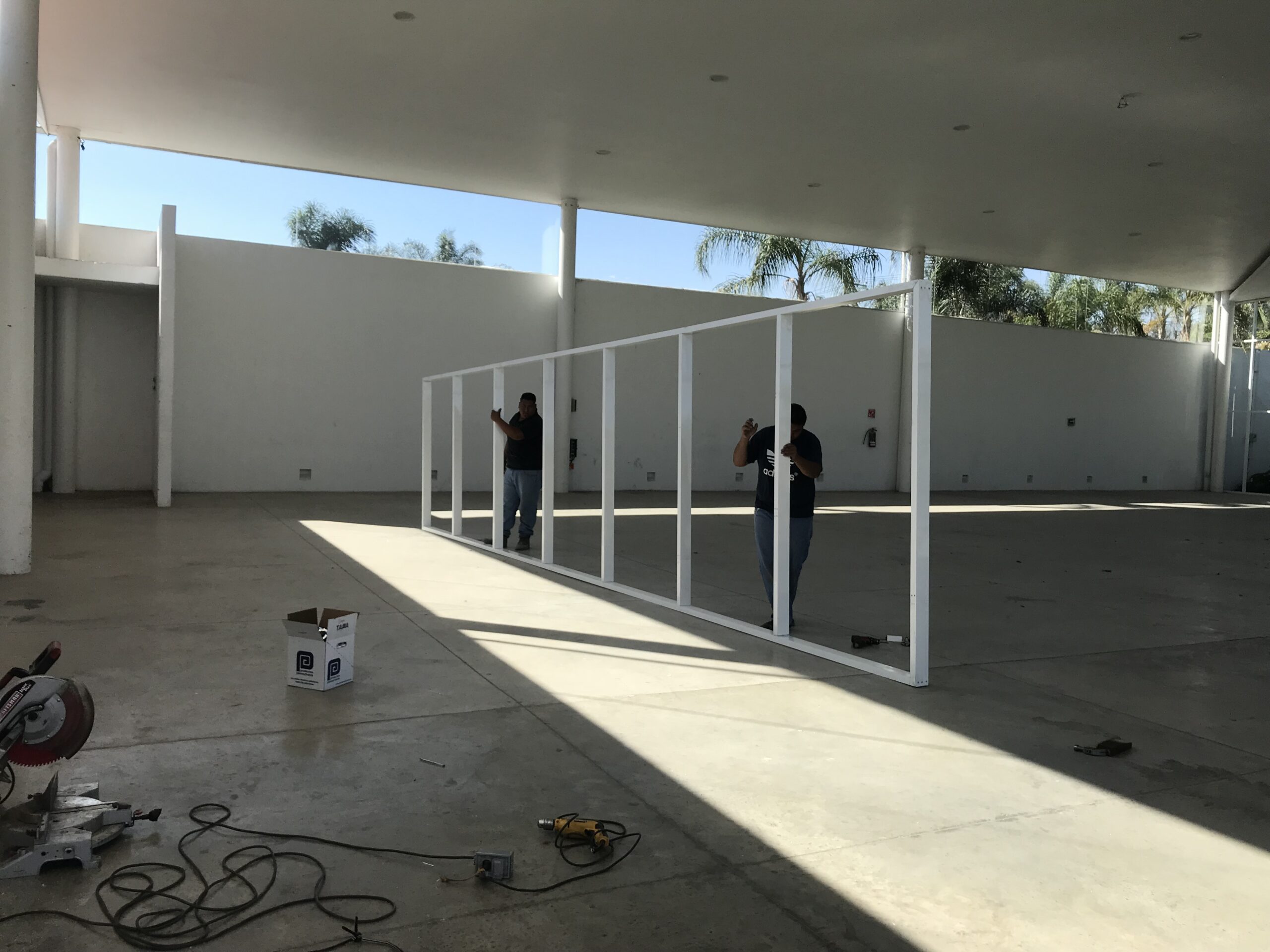 fachada de aluminio basico de 4 x 1